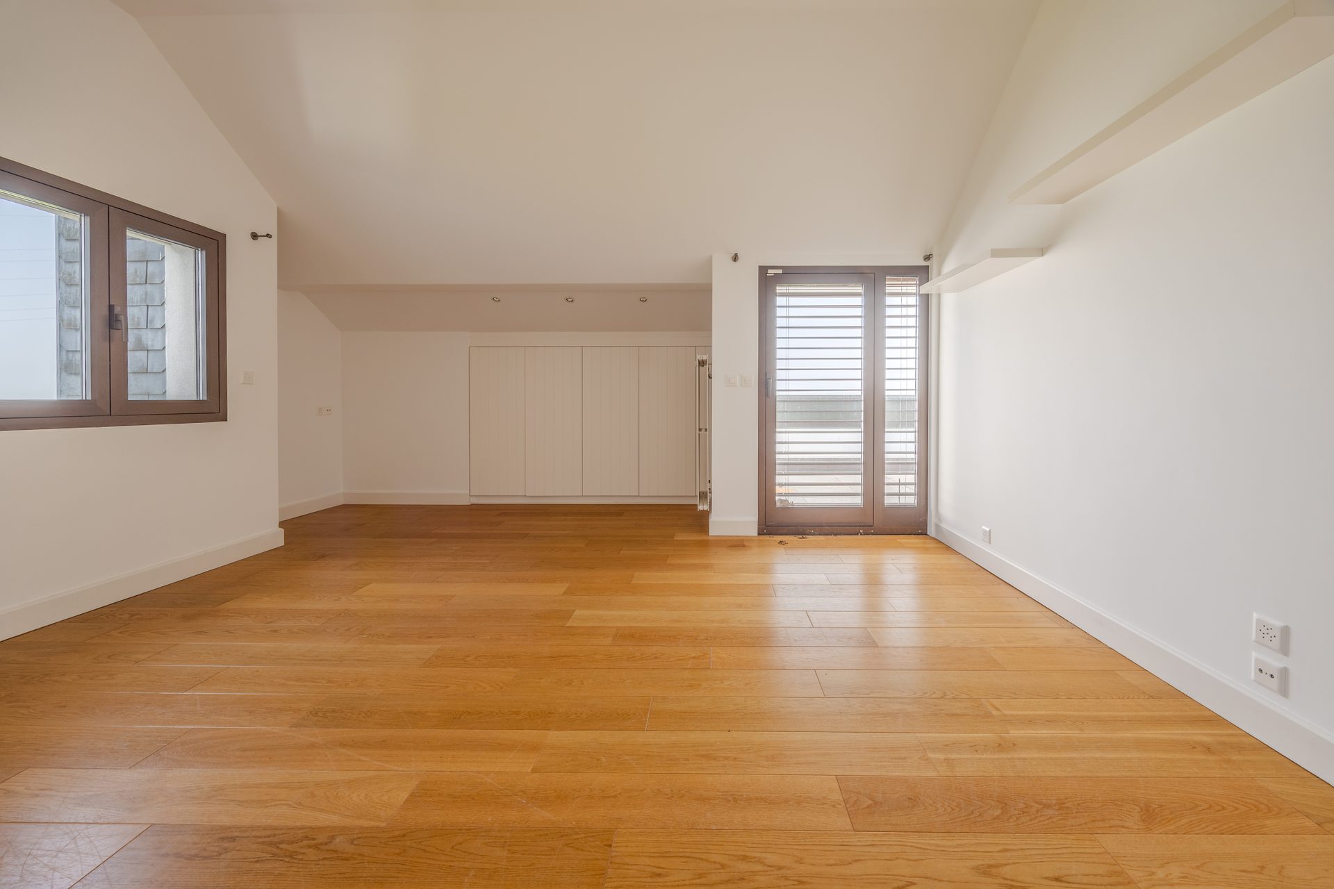 Projet de rénovation - Élégante propriété avec vue lac protégée — photo 3