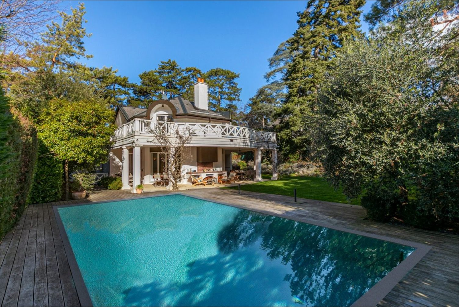 Charming house close to the lake