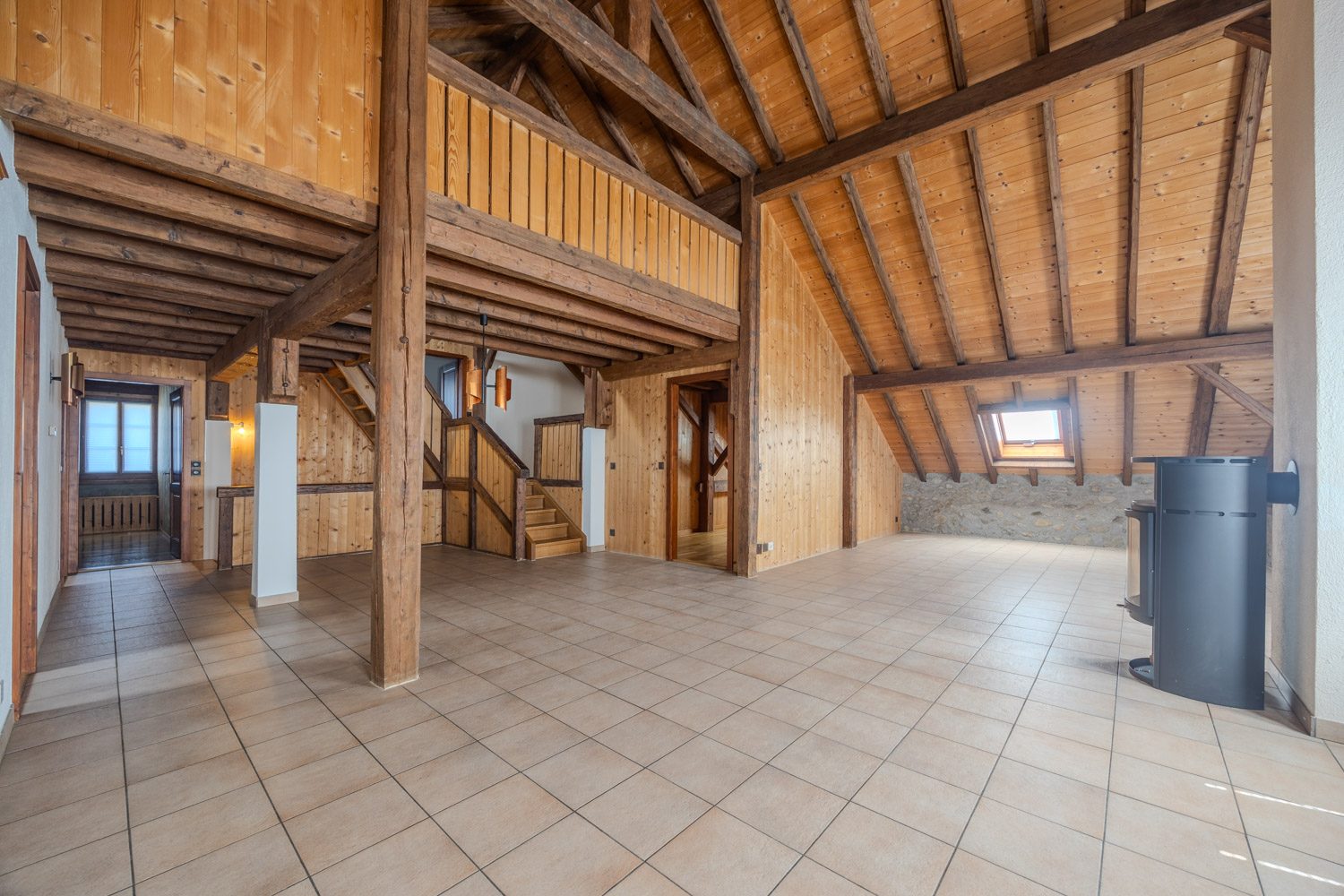 Renovated traditional Vaud farmhouse with potential — photo 4