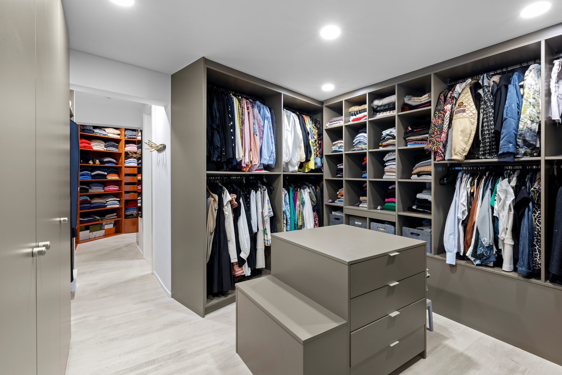 Double dressing room of the master suite