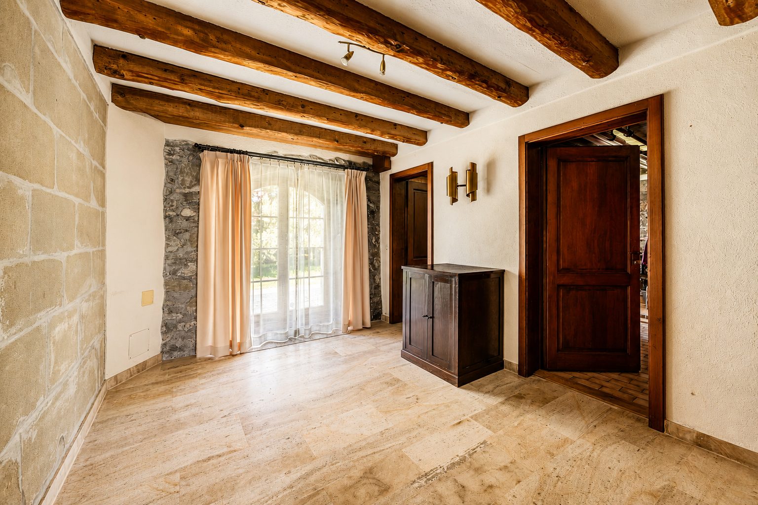 Renovated traditional Vaud farmhouse with potential — vue principale