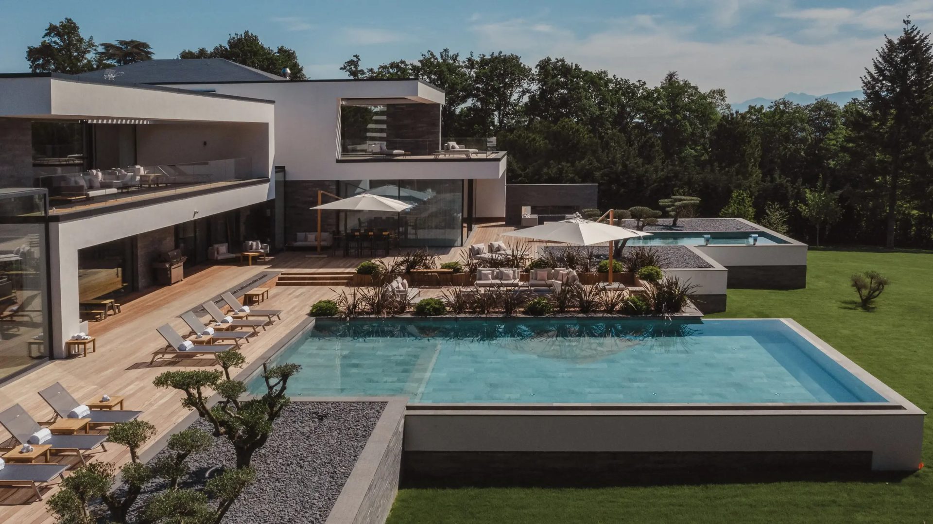 Propriété luxueuse proche du lac — vue principale
