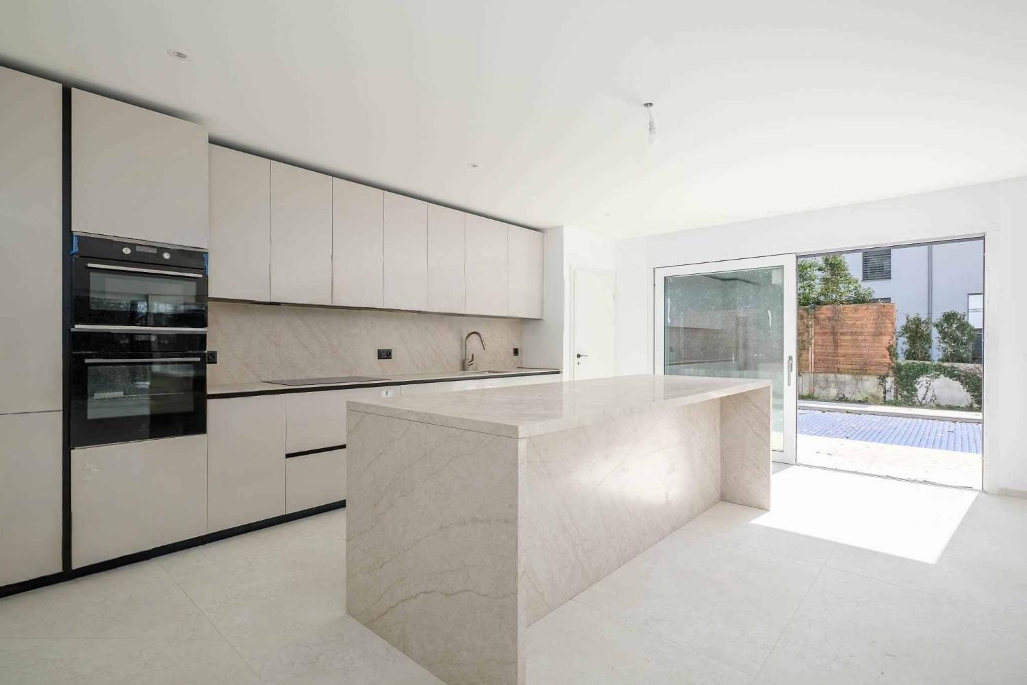 Renovated detached villa, photo 2